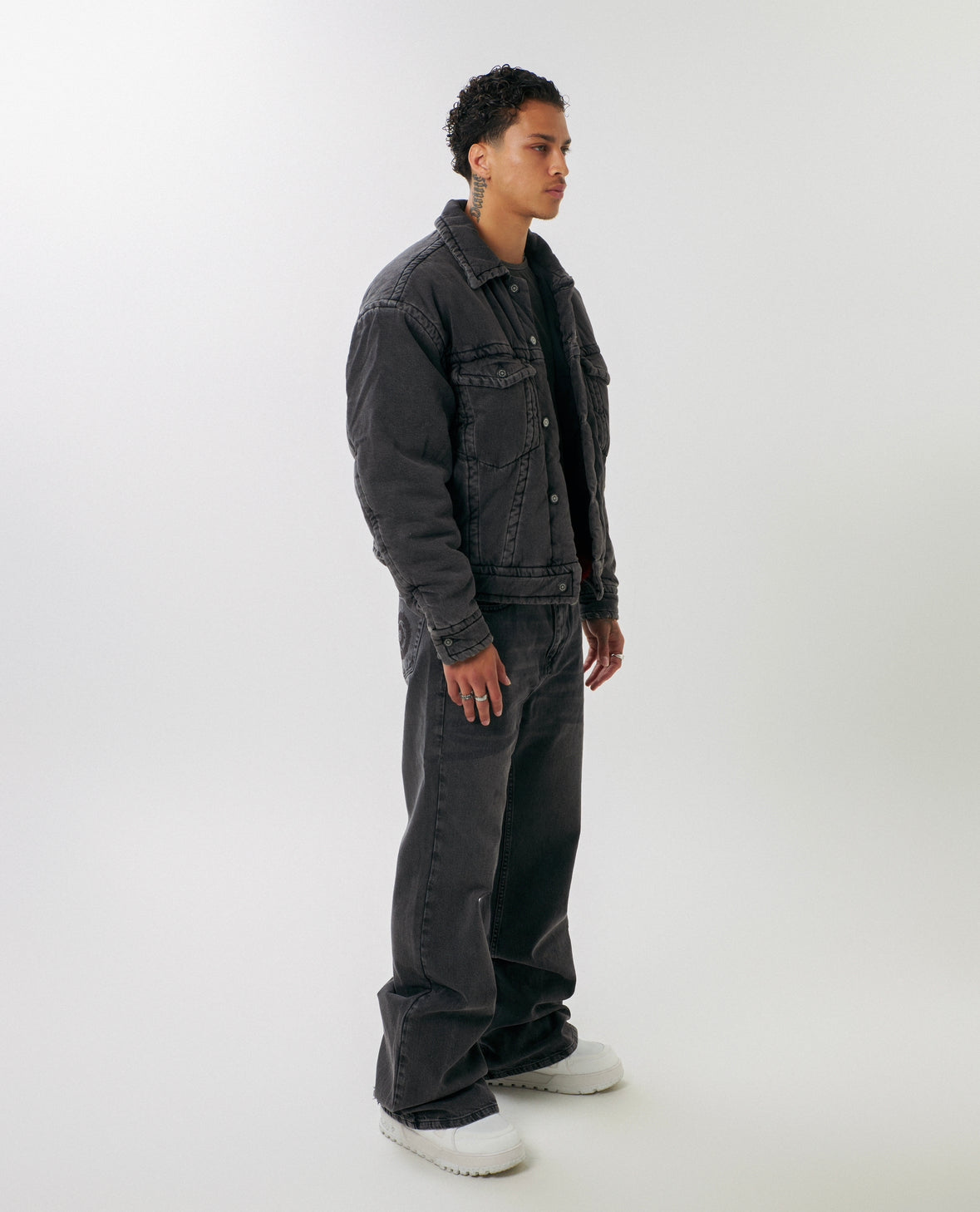 PADDED DENIM TRUCKER