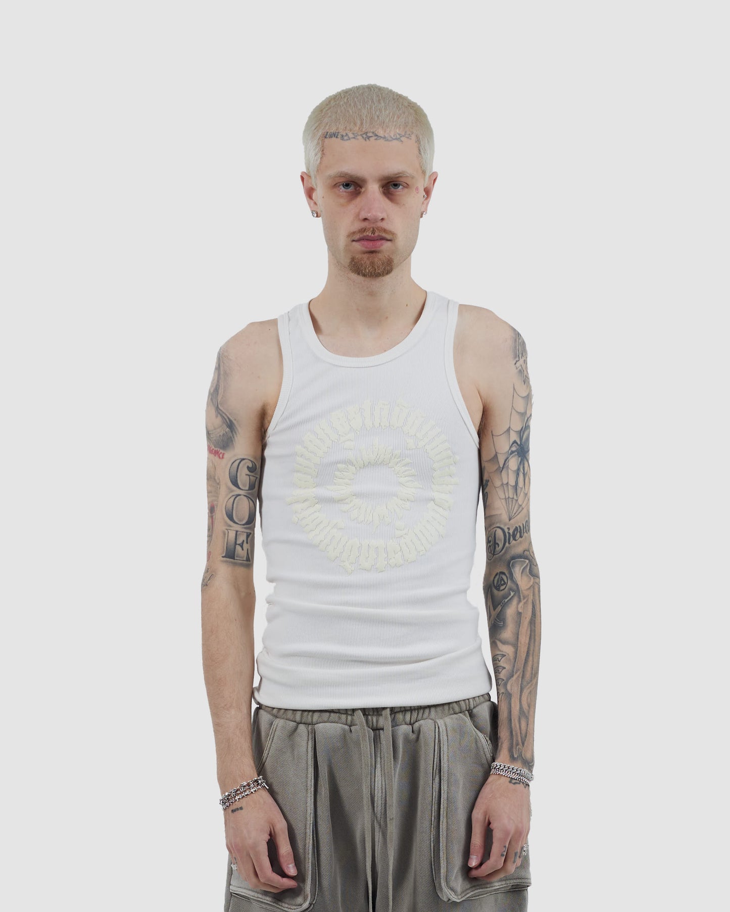 MAINLINE CREST VEST WHITE CREAM