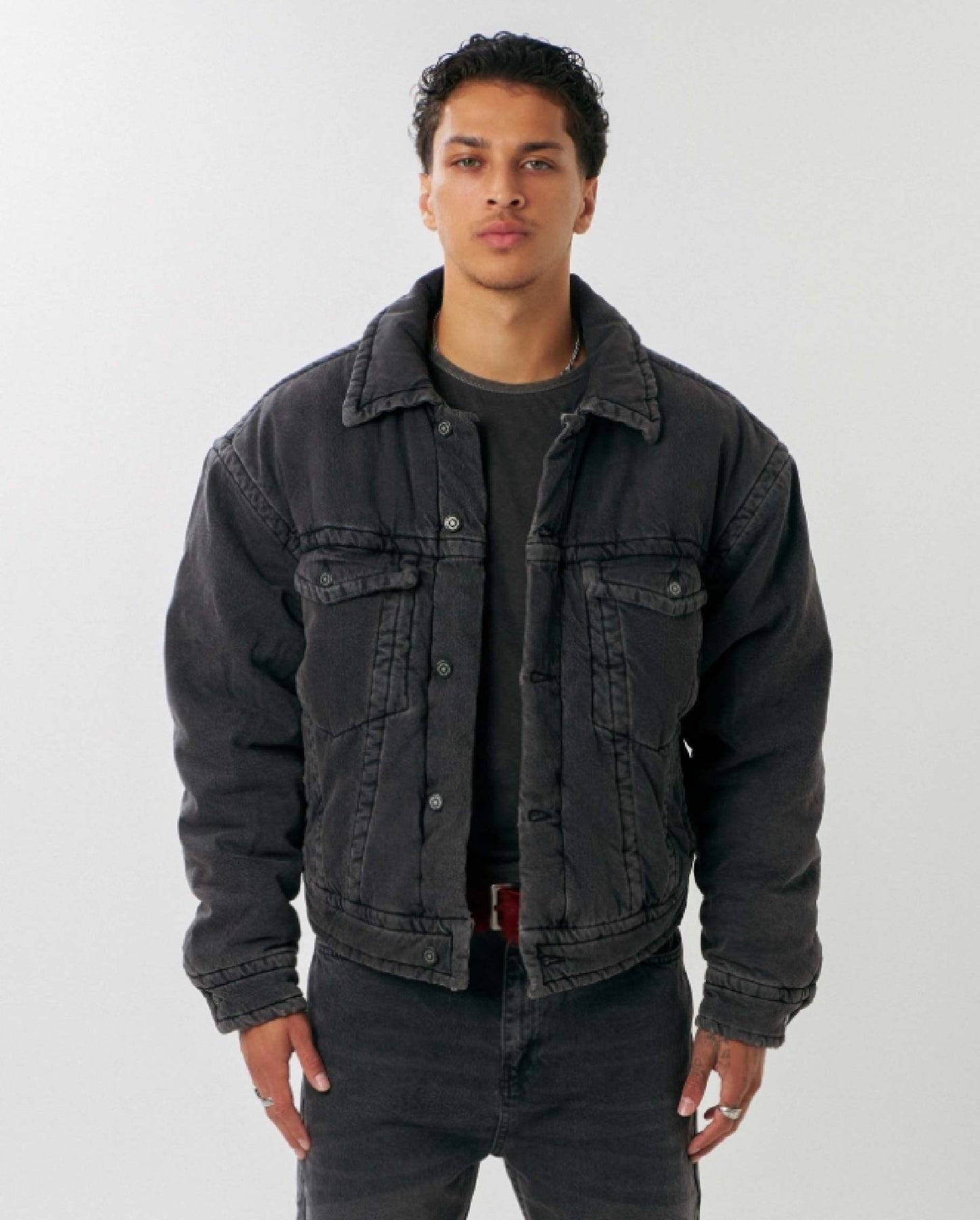 PADDED DENIM TRUCKER