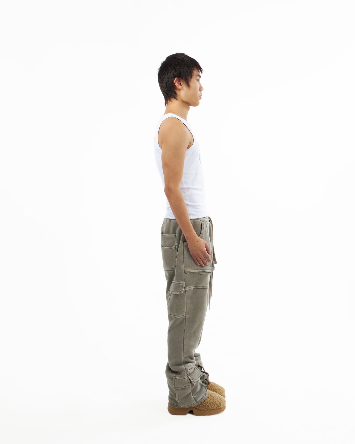 CARGO SWEATPANTS