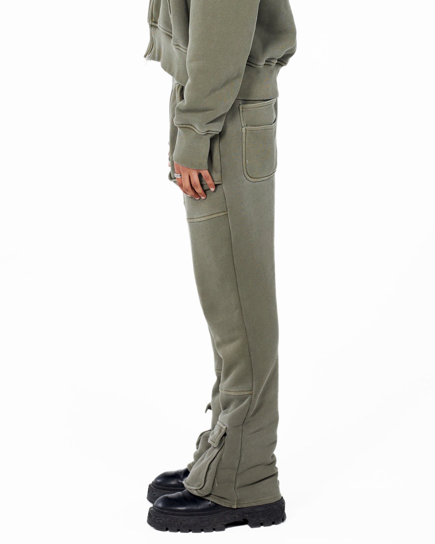 CARGO SWEATPANTS