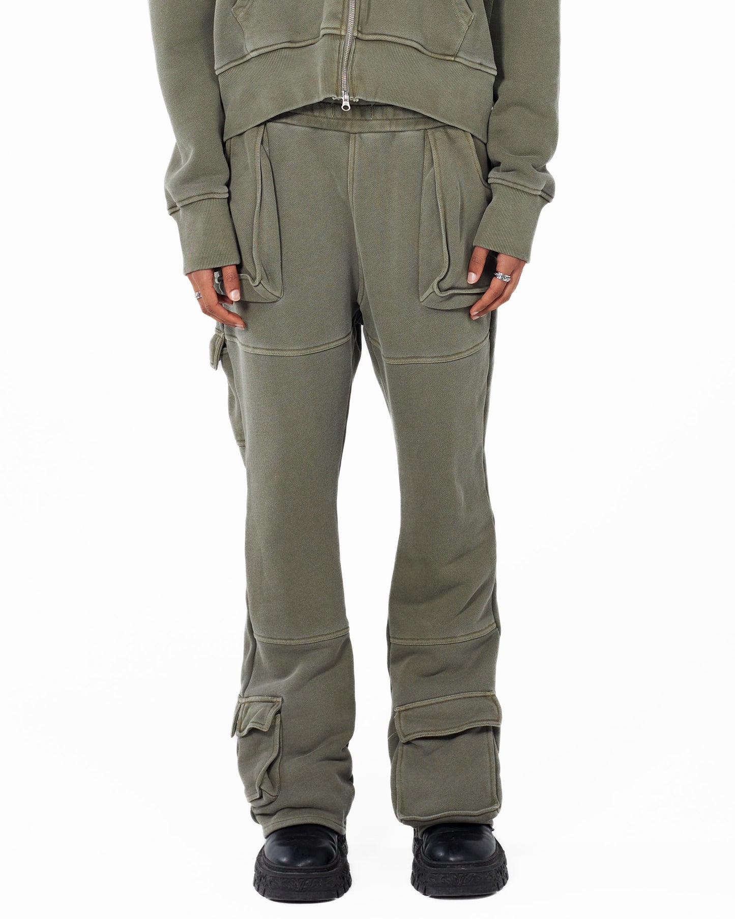 CARGO SWEATPANTS