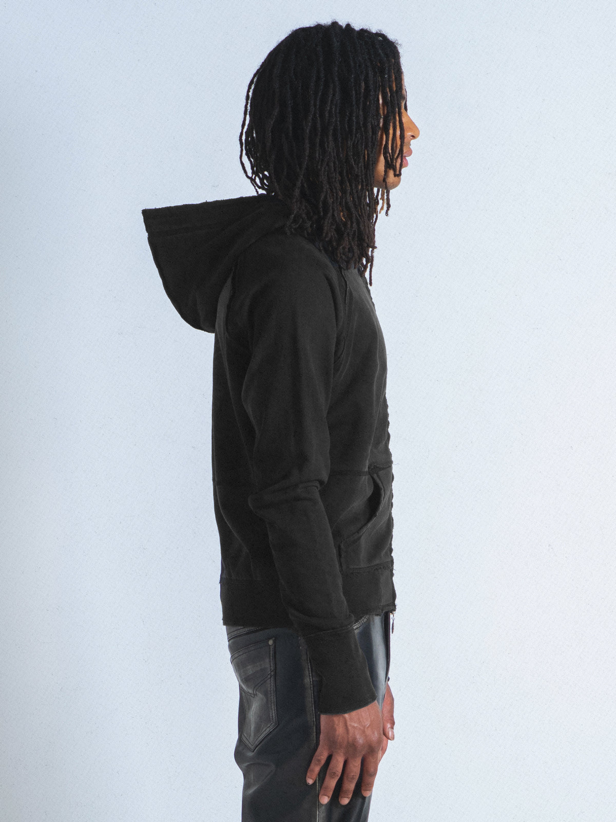 EXPOSED SEAM ZIP HOODIE BLACK
