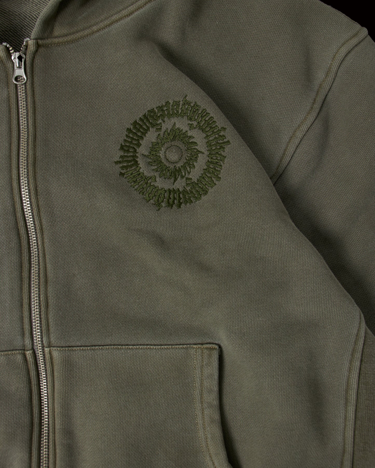 CREST ZIP UP KHAKI