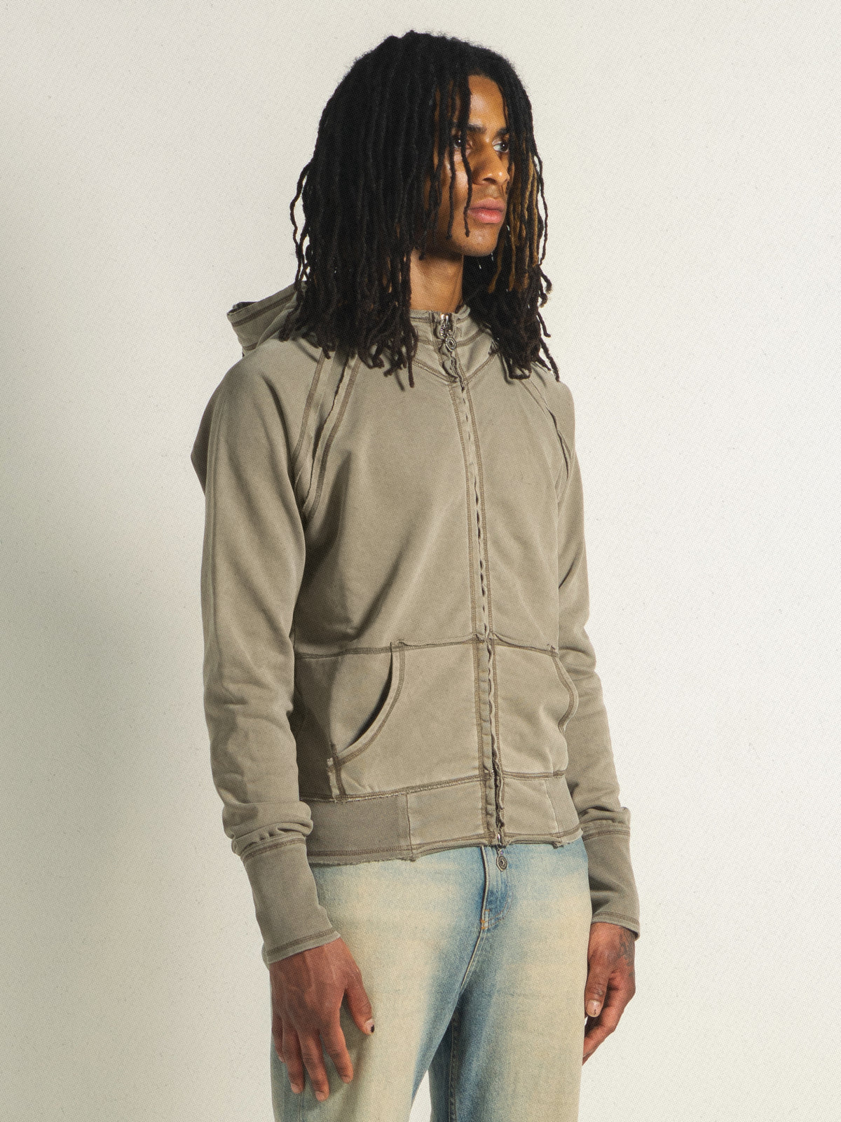 EXPOSED SEAM ZIP HOODIE KHAKI