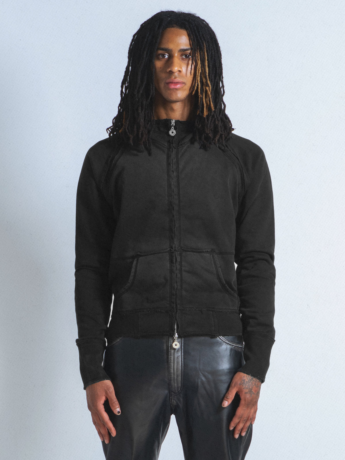 EXPOSED SEAM ZIP HOODIE BLACK