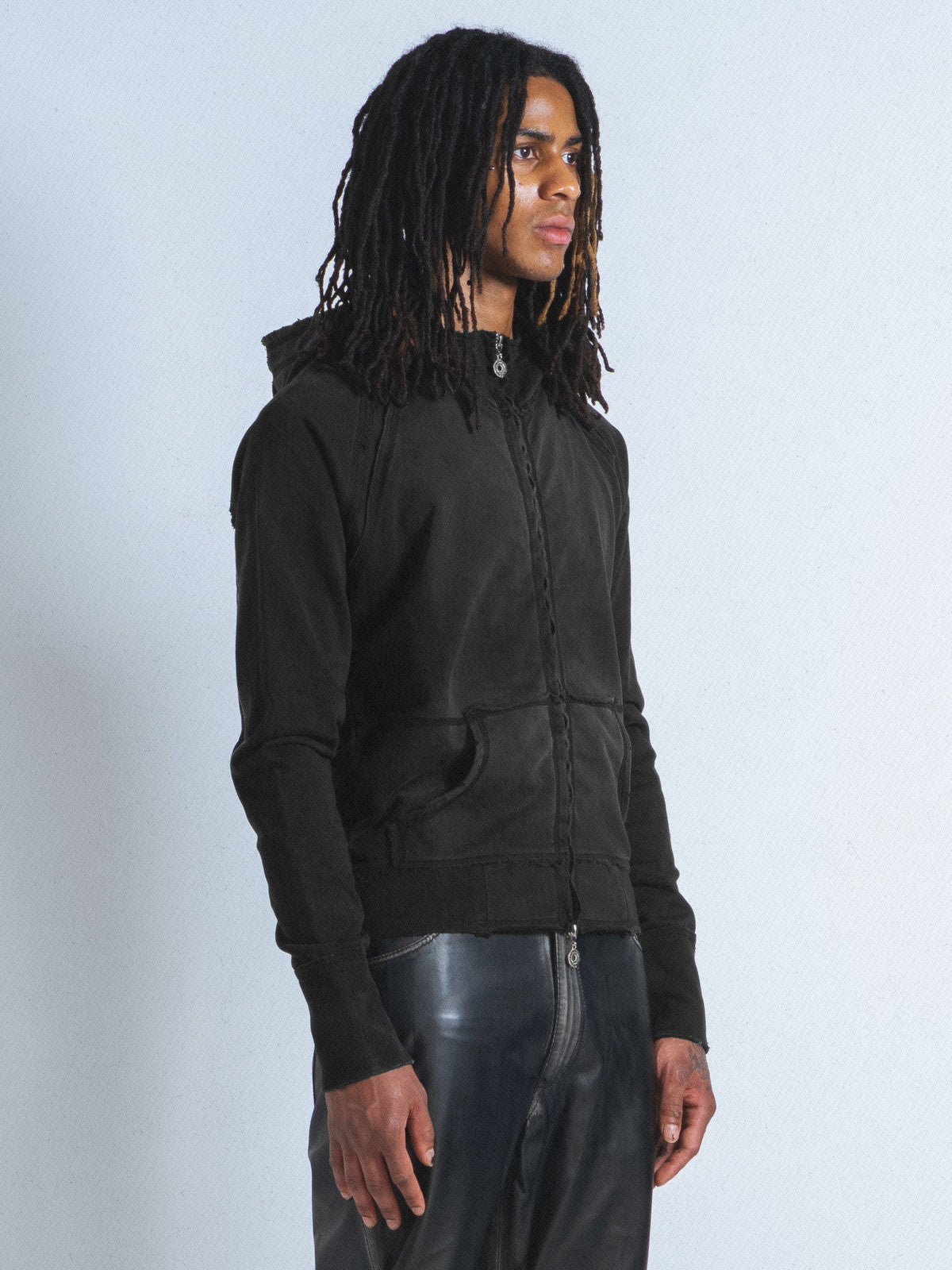 EXPOSED SEAM ZIP HOODIE BLACK